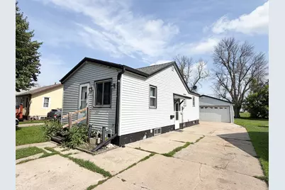 1719 Dover Street, Worthington, MN 56187 - Photo 4