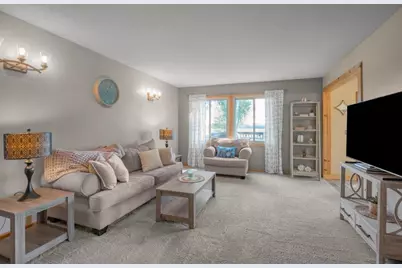 9562 99th Avenue N, Maple Grove, MN 55369 - Photo 6