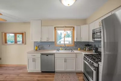 9562 99th Avenue N, Maple Grove, MN 55369 - Photo 2