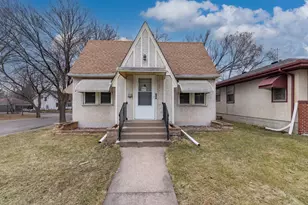 227 Maryland Ave W, Saint Paul, MN 55117 - Photo 1