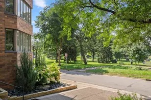 210 W Grant St, Minneapolis, MN 55403 - Photo 28