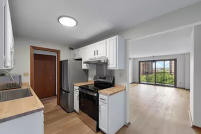 1225 Lasalle Avenue #1106, Minneapolis, MN 55403 - Photo 10