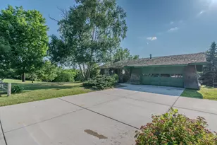 1421 Broadway Ave S, Sauk Rapids, MN 56379 - Photo 2