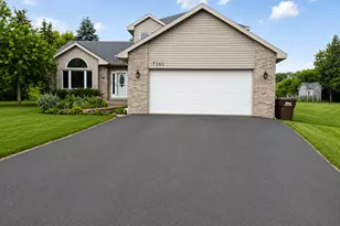7362 51st St N, Oakdale, MN 55128 - Photo 2