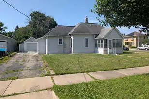 704 7th St SE, Rochester, MN 55904 - Photo 2