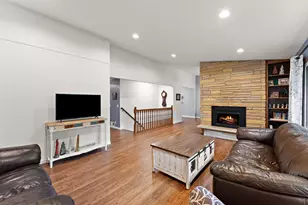 12680 N Shannon Dr, Shakopee, MN 55379 - Photo 8