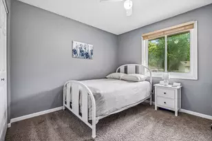 506 Laredo Ln, Chanhassen, MN 55317 - Photo 28
