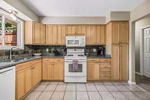 506 Laredo Ln, Chanhassen, MN 55317 - Photo 22