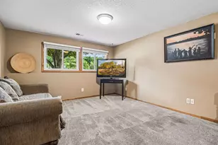 506 Laredo Ln, Chanhassen, MN 55317 - Photo 32