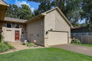 4096 Rice St, Vadnais Heights, MN 55126 - Photo 2