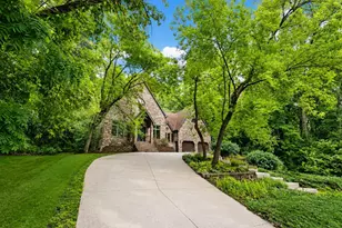 950 E Belvista Dr, North Mankato, MN 56003 - Photo 4