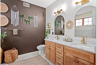 2710 Red Splendor Circle E, Maplewood, MN 55119 - Photo 26
