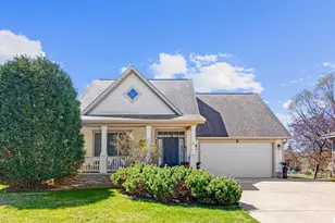 2710 Red Splendor Cir E, Maplewood, MN 55119 - Photo 2