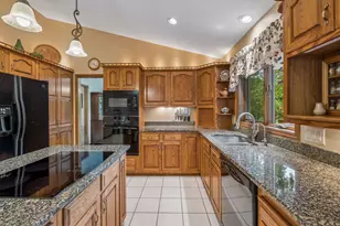 13480 Georgia Ct, Apple Valley, MN 55124 - Photo 12