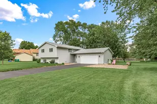 6672 Dawn Way, Inver Grove Heights, MN 55076 - Photo 1