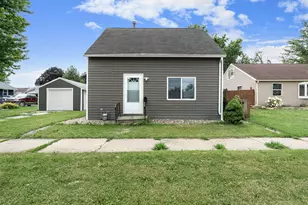 1810 1st Ave SE, Austin, MN 55912 - Photo 1