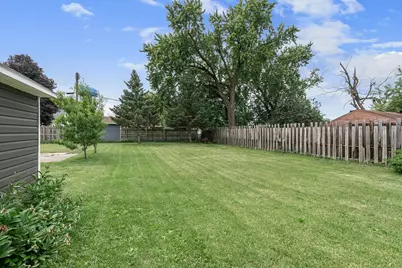 1810 1st Avenue SE, Austin, MN 55912 - Photo 10