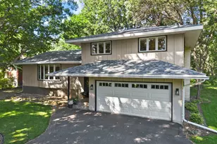 61 Flandrau Pl, Saint Paul, MN 55106 - Photo 2