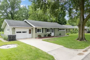 1426 Graham Ct SE, Rochester, MN 55904 - Photo 2