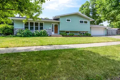 210 29th Avenue N, Fargo, ND 58102 - Photo 1