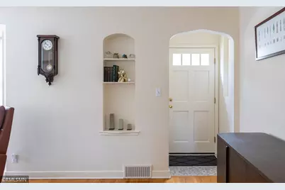 581 Montrose Lane, Saint Paul, MN 55116 - Photo 6