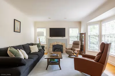581 Montrose Lane, Saint Paul, MN 55116 - Photo 2