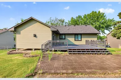 17462 Logans Drive, Eden Prairie, MN 55346 - Photo 6
