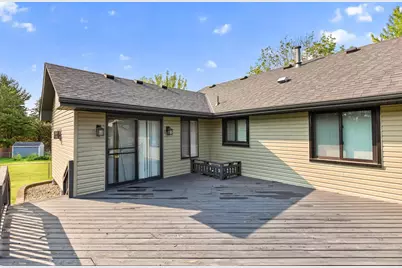 17462 Logans Drive, Eden Prairie, MN 55346 - Photo 10