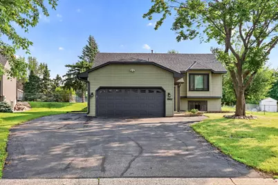 17462 Logans Drive, Eden Prairie, MN 55346 - Photo 2