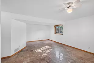 17462 Logan's Dr, Eden Prairie, MN 55346 - Photo 30
