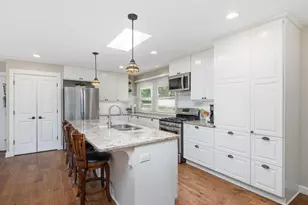 5936 Woodland Cir, Minnetonka, MN 55345 - Photo 4