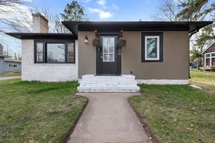 809 7th St NE, Staples, MN 56479 - Photo 2