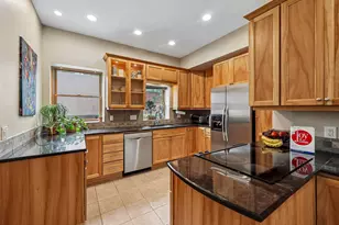 572 Dayton Ave, Saint Paul, MN 55102 - Photo 22