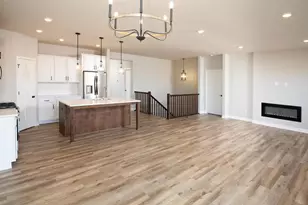 17940 Greenwich Wy, Lakeville, MN 55044 - Photo 2