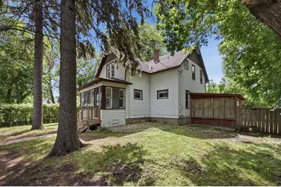 523 10th Street S, Moorhead, MN 56560 - Photo 2