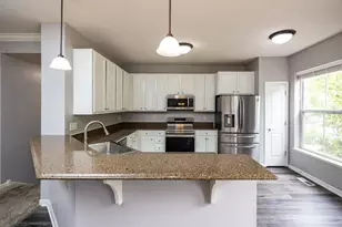 10254 Bleeker St, Woodbury, MN 55129 - Photo 2