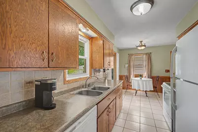 2213 Holloway Avenue E, North Saint Paul, MN 55109 - Photo 4