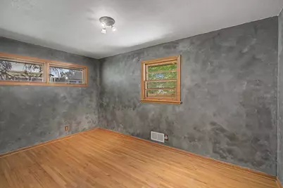 2213 Holloway Avenue E, North Saint Paul, MN 55109 - Photo 10