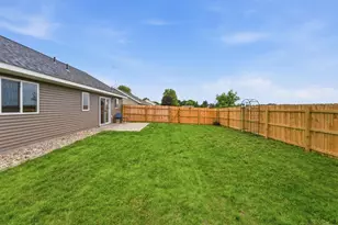 716 W 8th St, Litchfield, MN 55355 - Photo 20