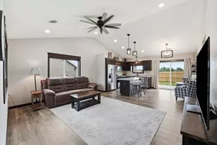 716 W 8th St, Litchfield, MN 55355 - Photo 2