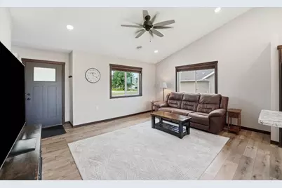 716 W 8th Street, Litchfield, MN 55355 - Photo 12