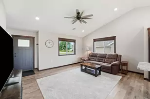 716 W 8th St, Litchfield, MN 55355 - Photo 12