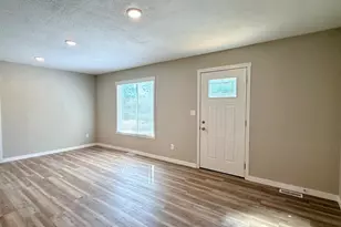 519 E 9th St, Morris, MN 56267 - Photo 4