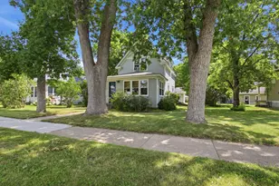 319 S Miller Ave, Litchfield, MN 55355 - Photo 4