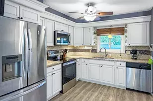 13994 Holyoke Ct, Apple Valley, MN 55124 - Photo 6