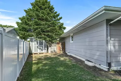 13994 Holyoke Court, Apple Valley, MN 55124 - Photo 32