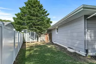 13994 Holyoke Ct, Apple Valley, MN 55124 - Photo 32