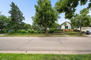 2241 E 57th St, Minneapolis, MN 55417 - Photo 30