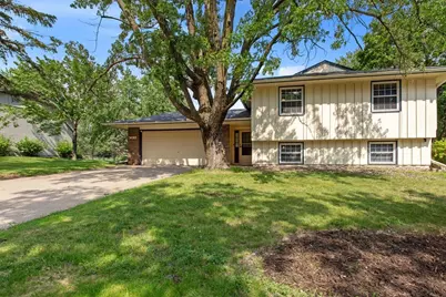 14382 Garrett Avenue, Apple Valley, MN 55124 - Photo 2