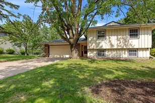 14382 Garrett Ave, Apple Valley, MN 55124 - Photo 2